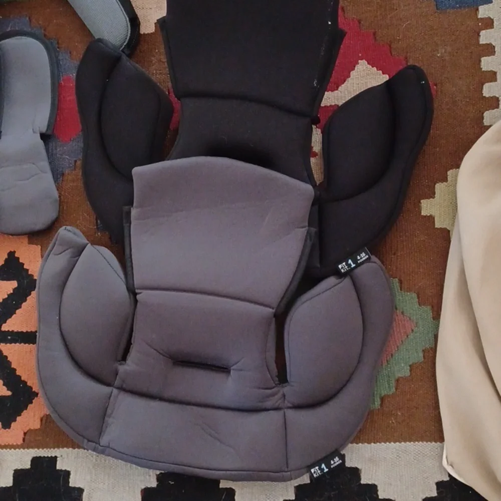 Chicco Black and Gray Car Seat Cover Set - Picture 3 of 7